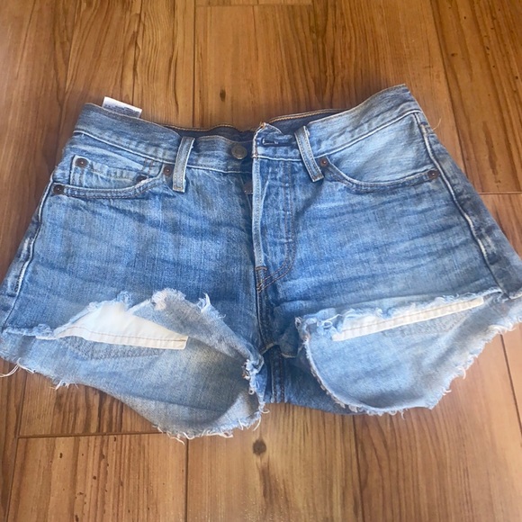 Levi denim shorts - Picture 1 of 2